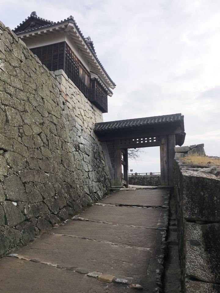 松山城門