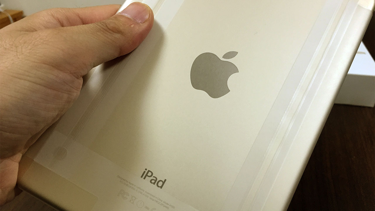 iPad mini 4 裏面と開封