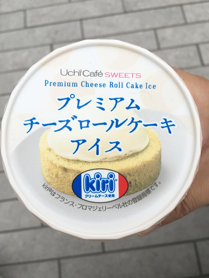 Uchi Cafe SWEETS プレミアムチーズロールケーキアイス