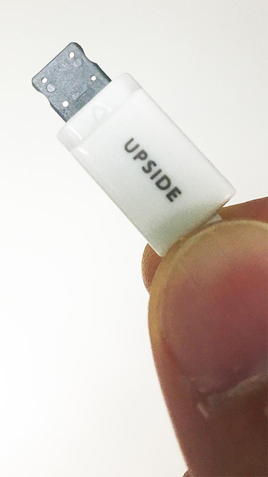 UPSIDE100円iPhone用USB充電ケーブル