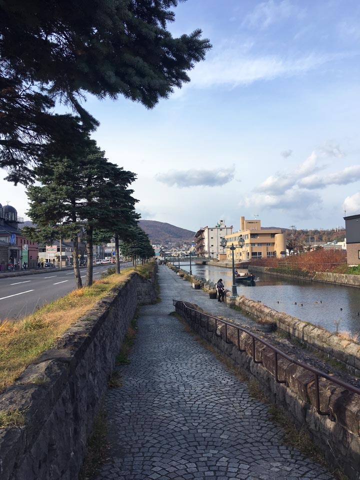 小樽運河_水辺倉庫群小樽の倉庫街を歩く