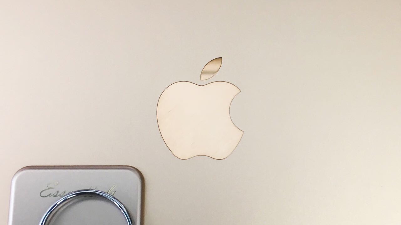 AppleロゴiPadゴールド