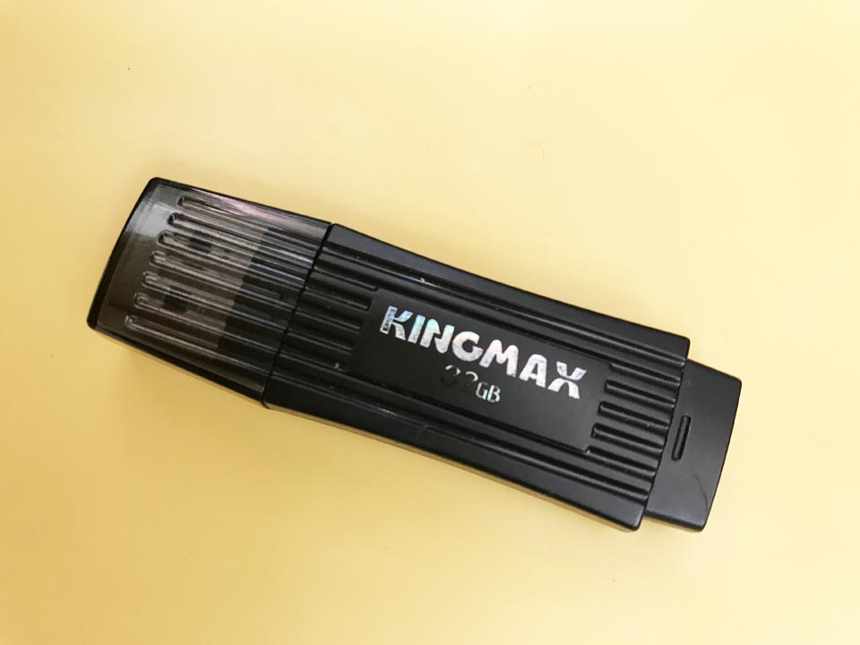 USBメモリ32GB KING MAX